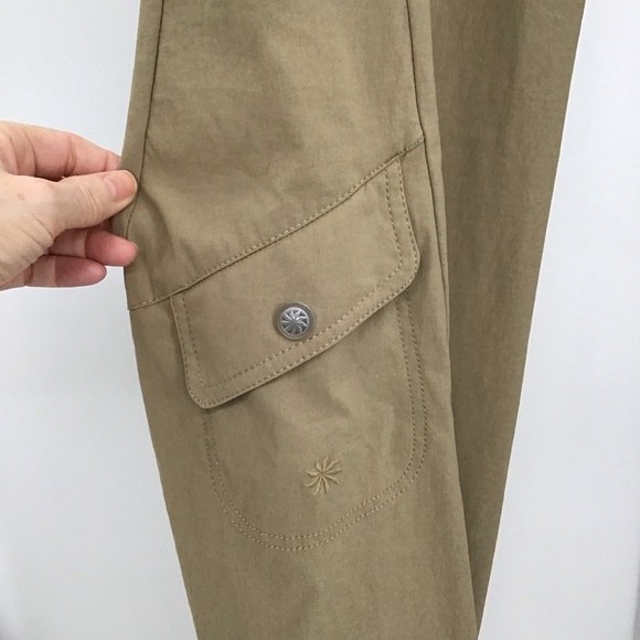 Athleta Women’s Nylon Cargo Pants Hiking Outdoor Casual Khaki Mid-Rise Size 14T - Picture 8 of 10